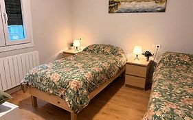 Habitación en apartamento con zonas comunes compartida H2